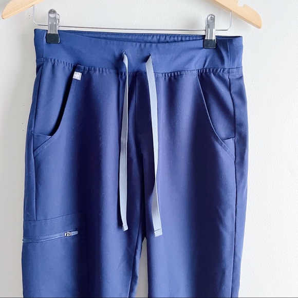 FIGS • Zamora™ Jogger Scrub Pants in Navy Blue, Size XS Petite - Picture 3 of 16